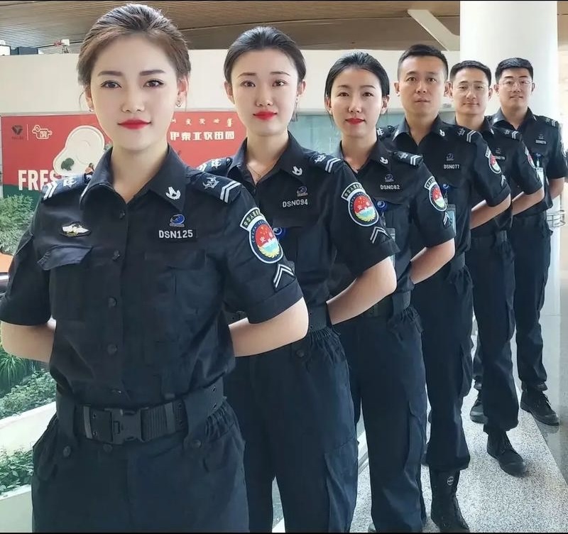 上海火车站安检员